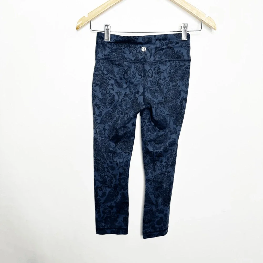 LULULEMON Wunder Under Leggings Cropped Paisley Inkwell Black Womens 0 2